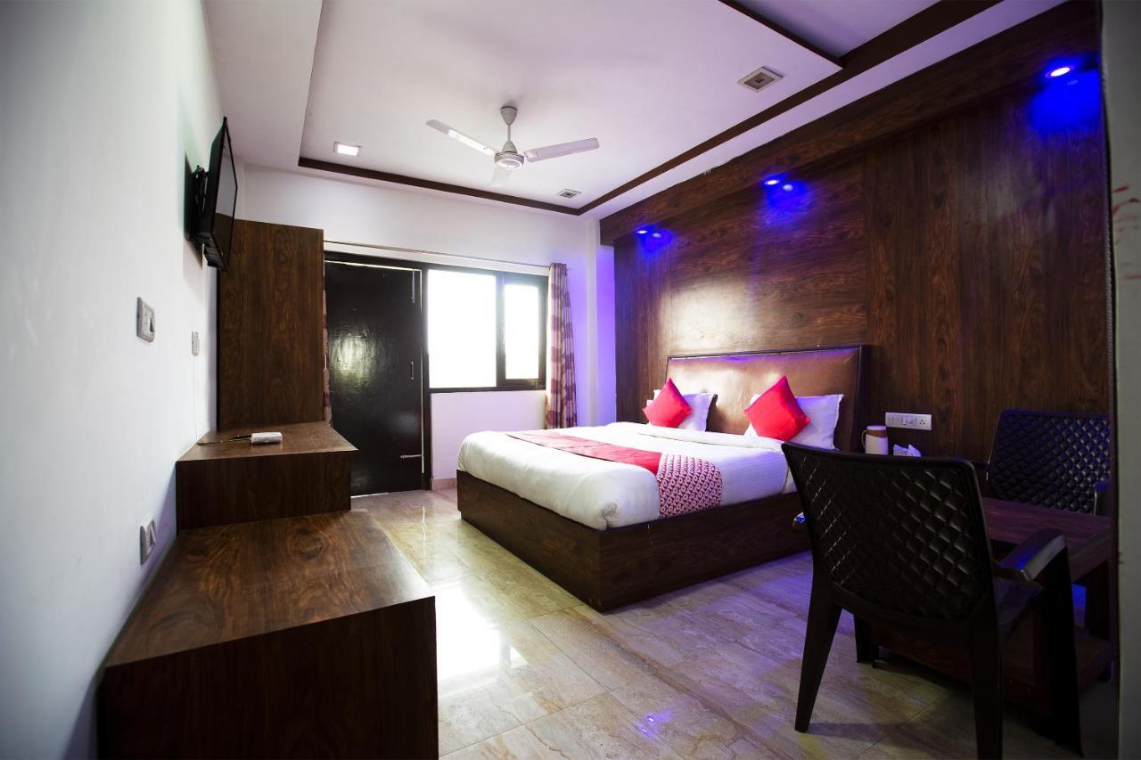 Oyo 44174 Hotel Mid Town Prime Harthala Exterior foto