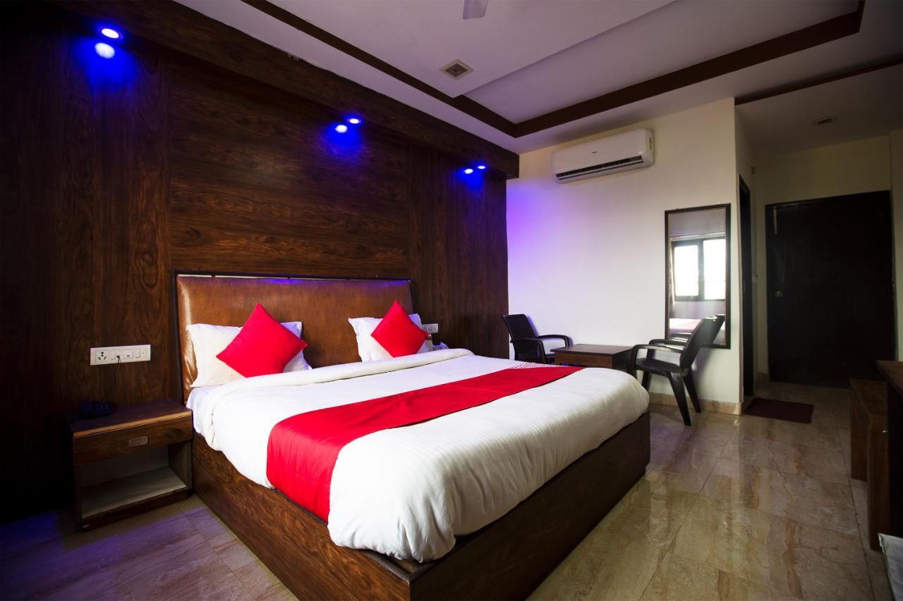 Oyo 44174 Hotel Mid Town Prime Harthala Exterior foto
