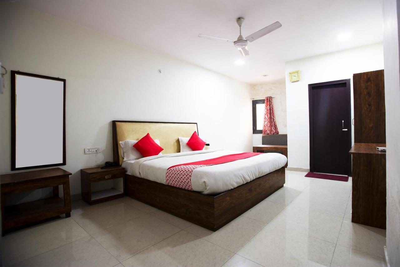 Oyo 44174 Hotel Mid Town Prime Harthala Exterior foto